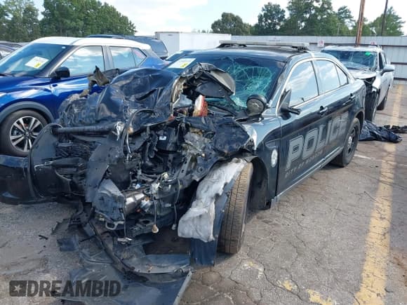 ✅ 2014 Ford Police Interceptor • VIN: 1FAHP2MT8EG154863 • Лот: 39828241. Опубликован ранее на IAAI с пробегом 118 600 миль. Бесплатный доступ к архиву аукционных продаж из США и подробный отчёт об истории автомобиля на DreamBid. Изображение 2.