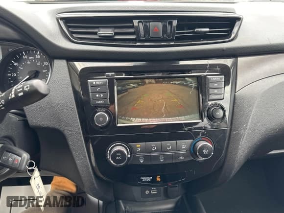 ✅ 2021 Nissan Rogue S • VIN: JN1BJ1AWXMW445821 • Lot: 43686728. Wystawiony na IAAI z przebiegiem 191 483 mil. Bezpłatny archiwum sprzedaży aukcyjnych z USA i szczegółowy raport historii pojazdu na DreamBid. Zdjęcie 6.