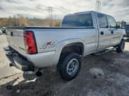 ✅ 2005 Chevrolet Silverado 2500HD LS • VIN: 1GCHK23235F829056 • Lot: 91419425. Wystawiony na Copart z przebiegiem 142 763 mil. Bezpłatny archiwum sprzedaży aukcyjnych z USA i szczegółowy raport historii pojazdu na DreamBid. Zdjęcie 3.