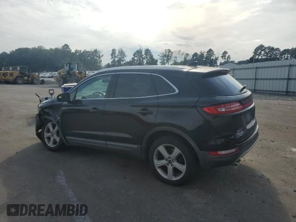 ✅ 2018 Lincoln MKC Premiere • VIN: 5LMCJ1C98JUL20325 • Lot: 70743395. Wystawiony na Copart z przebiegiem 91 838 mil. Bezpłatny archiwum sprzedaży aukcyjnych z USA i szczegółowy raport historii pojazdu na DreamBid. Zdjęcie 2.