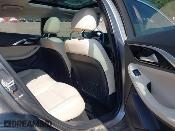 ✅ 2017 Infiniti QX30 • VIN: SJKCH5CP9HA019757 • Lot: 42880328. Wystawiony na IAAI z przebiegiem 82 193 mil. Bezpłatny archiwum sprzedaży aukcyjnych z USA i szczegółowy raport historii pojazdu na DreamBid. Zdjęcie 8.