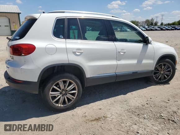 ✅ 2012 Volkswagen Tiguan S • VIN: WVGBV7AX6CW548810 • Lot: 55860395. Wystawiony na Copart z przebiegiem 115 787 mil. Bezpłatny archiwum sprzedaży aukcyjnych z USA i szczegółowy raport historii pojazdu na DreamBid. Zdjęcie 3.