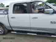 2017 Ram 1500 Laramie z VIN 1C6RR6NTXHS744604, wystawiony jako IAAI lot #42188107 z przebiegiem 234 088 mil mil oraz . Historia ofert i sprzedaży dostępna na DreamBid. Obrazek 12.