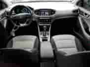2018 Hyundai Ioniq SEL с VIN KMHC75LC7JU060648, выставлен на аукционе Copart как лот 76534274 с пробегом 87 098 миль миль и Списание • Salvage title. История ставок и продаж доступна на DreamBid. Изображение 8.