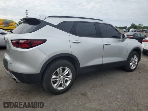 ✅ 2019 Chevrolet Blazer • VIN: 3GNKBBRA8KS607518 • Лот: 71931825. Размещён на Copart с пробегом 51 842 миль миль. Получите бесплатный доступ к архиву аукционных продаж из США и посмотрите подробный отчёт об истории автомобиля на DreamBid. Изображение 3.