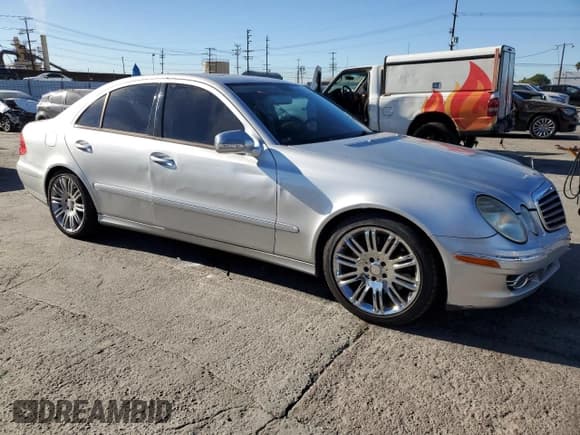 ✅ 2007 Mercedes-Benz E 350 • VIN: WDBUF56X67B155408 • Lot: 90650735. Wystawiony na Copart z przebiegiem 150 725 mil. Bezpłatny archiwum sprzedaży aukcyjnych z USA i szczegółowy raport historii pojazdu na DreamBid. Zdjęcie 4.