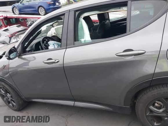 2024 Dodge Hornet R/T Plus z VIN ZACPDFDW9R3A20055, wystawiony jako IAAI lot #42033171 z przebiegiem Nie podano mil oraz . Historia ofert i sprzedaży dostępna na DreamBid. Obrazek 14.