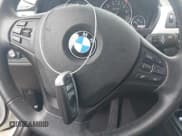 ✅ 2015 BMW 3 Series 320i • VIN: WBA3B1G58FNT03891 • Lot: 42910924. Wystawiony na IAAI z przebiegiem 109 510 mil. Bezpłatny archiwum sprzedaży aukcyjnych z USA i szczegółowy raport historii pojazdu na DreamBid. Zdjęcie 11.