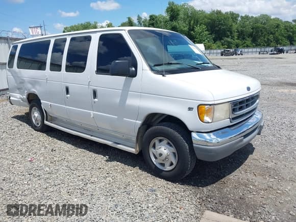 ✅ 1999 Ford Econoline Passenger XL • VIN: 1FBSS31L3XHB14197 • Лот: 42253831. Опубликован ранее на IAAI с пробегом 41 664 миль. Бесплатный доступ к архиву аукционных продаж из США и подробный отчёт об истории автомобиля на DreamBid. Изображение 1.