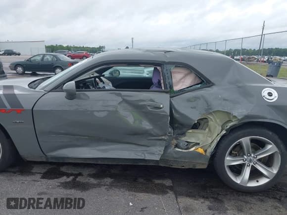 ✅ 2017 Dodge Challenger R/T Plus • VIN: 2C3CDZBT5HH594156 • Lot: 42223880. Listed on IAAI with 71,705 mi. Free auction sales archive from the USA and detailed vehicle history report at DreamBid. Image 18.