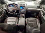 ✅ 2017 Ford Explorer XLT • VIN: 1FM5K8D80HGB82490 • Lot: 94912835. Wystawiony na Copart z przebiegiem 88 964 mil. Bezpłatny archiwum sprzedaży aukcyjnych z USA i szczegółowy raport historii pojazdu na DreamBid. Zdjęcie 8.