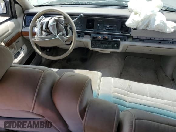 ✅ 1992 Mercury Grand Marquis GS • VIN: 2MELM74WXNX754605 • Lot: 72594934. Wystawiony na Copart z przebiegiem 50 391 mil. Bezpłatny archiwum sprzedaży aukcyjnych z USA i szczegółowy raport historii pojazdu na DreamBid. Zdjęcie 8.