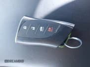 ✅ 2020 Lexus ES 350 • VIN: 58ADZ1B18LU077669 • Lot: 43212628. Wystawiony na IAAI z przebiegiem 57 982 mil. Bezpłatny archiwum sprzedaży aukcyjnych z USA i szczegółowy raport historii pojazdu na DreamBid. Zdjęcie 11.