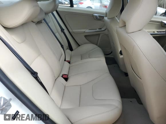 ✅ 2015 Volvo S60 T5 Drive-E Premier • VIN: YV140MFB4F1306892 • Lot: 86135535. Wystawiony na Copart z przebiegiem 87 887 mil. Bezpłatny archiwum sprzedaży aukcyjnych z USA i szczegółowy raport historii pojazdu na DreamBid. Zdjęcie 10.