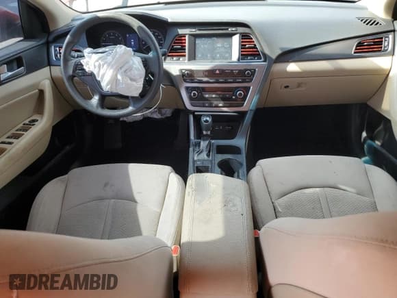 ✅ 2017 Hyundai Sonata Sport • VIN: 5NPE34AF5HH442682 • Лот: 71530775. Опубликован ранее на Copart с пробегом 139 123 миль. Бесплатный доступ к архиву аукционных продаж из США и подробный отчёт об истории автомобиля на DreamBid. Изображение 8.