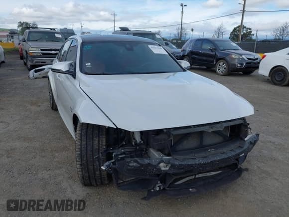 ✅ 2017 BMW M3 • VIN: WBS8M9C39H5G85823 • Lot: 41637990. Wystawiony na IAAI z przebiegiem 70 515 mil. Bezpłatny archiwum sprzedaży aukcyjnych z USA i szczegółowy raport historii pojazdu na DreamBid. Zdjęcie 6.