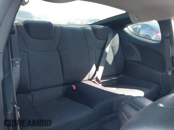 ✅ 2012 Hyundai Genesis Coupe 2.0T • VIN: KMHHT6KD4CU067884 • Lot: 41659834. Wystawiony na IAAI z przebiegiem 139 126 mil. Bezpłatny archiwum sprzedaży aukcyjnych z USA i szczegółowy raport historii pojazdu na DreamBid. Zdjęcie 8.