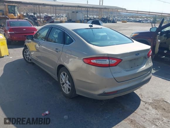 ✅ 2016 Ford Fusion SE • VIN: 3FA6P0HD8GR177036 • Lot: 42954105. Wystawiony na IAAI z przebiegiem 122 374 mil. Bezpłatny archiwum sprzedaży aukcyjnych z USA i szczegółowy raport historii pojazdu na DreamBid. Zdjęcie 3.