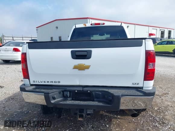 2013 Chevrolet Silverado 2500HD LTZ with VIN 1GC1KYCG7DF151006, listed as a IAAI auction lot 43263484 with 129,989 mi miles and . Bid and sale history available at DreamBid. Image 16.