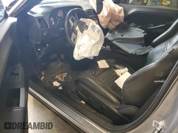 ✅ 2014 Dodge Challenger R/T Plus • VIN: 2C3CDYBT5EH302253 • Lot: 73976724. Wystawiony na Copart z przebiegiem Nie podano. Bezpłatny archiwum sprzedaży aukcyjnych z USA i szczegółowy raport historii pojazdu na DreamBid. Zdjęcie 8.