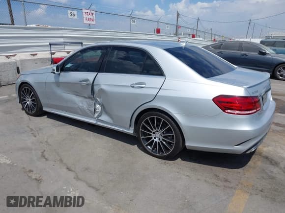 ✅ 2015 Mercedes-Benz E 350 Sport • VIN: WDDHF5KB2FB158632 • Lot: 43100460. Listed on IAAI with 148,531 mi. Free auction sales archive from the USA and detailed vehicle history report at DreamBid. Image 3.