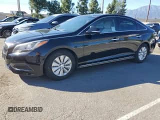 2017 Hyundai Sonata SE с VIN KMHE24L1XHA046786, выставлен на аукционе Copart как лот 82475435 с пробегом 123 061 миль миль и Чистый • Clean title. История ставок и продаж доступна на DreamBid. Изображение 1.