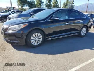 ✅ 2017 Hyundai Sonata SE • VIN: KMHE24L1XHA046786 • Lot: 82475435. Listed on Copart with 123,061 mi. Free auction sales archive from the USA and detailed vehicle history report at DreamBid. Image 1.