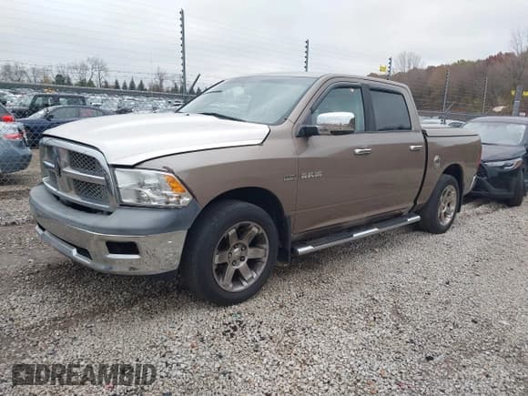 ✅ 2010 Dodge 1500 Sport • VIN: 1D7RB1CT7AS245189 • Lot: 40753186. Wystawiony na IAAI z przebiegiem 173 353 mil. Bezpłatny archiwum sprzedaży aukcyjnych z USA i szczegółowy raport historii pojazdu na DreamBid. Zdjęcie 2.