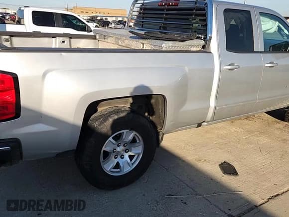 ✅ 2019 Chevrolet Silverado 1500 LT • VIN: 2GCRCPECXK1123192 • Lot: 91083685. Wystawiony na Copart z przebiegiem 164 837 mil. Bezpłatny archiwum sprzedaży aukcyjnych z USA i szczegółowy raport historii pojazdu na DreamBid. Zdjęcie 14.