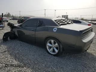 ✅ 2014 Dodge Challenger R/T Classic • VIN: 2C3CDYBT9EH313546 • Lot: 76400064. Wystawiony na Copart z przebiegiem 74 048 mil. Bezpłatny archiwum sprzedaży aukcyjnych z USA i szczegółowy raport historii pojazdu na DreamBid. Zdjęcie 2.