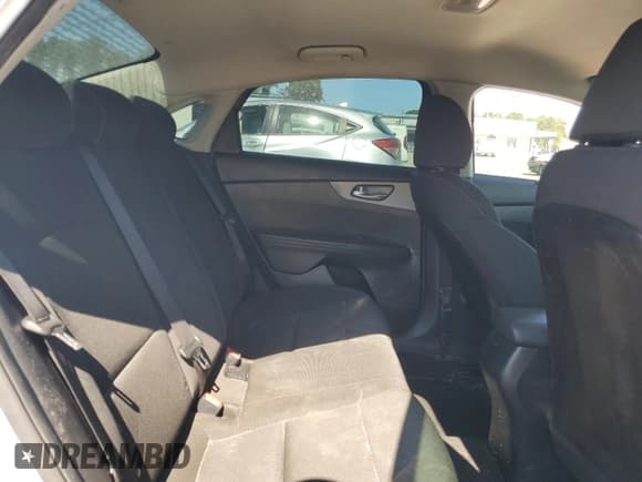 ✅ 2019 Kia Forte LXS • VIN: 3KPF24AD5KE072061 • Lot: 70689195. Wystawiony na Copart z przebiegiem 106 684 mil. Bezpłatny archiwum sprzedaży aukcyjnych z USA i szczegółowy raport historii pojazdu na DreamBid. Zdjęcie 10.