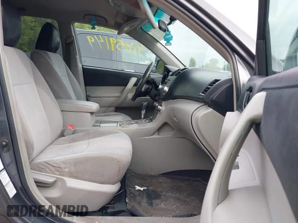 ✅ 2011 Toyota Highlander • VIN: 5TDBK3EH3BS069137 • Lot: 43059149. Wystawiony na IAAI z przebiegiem 309 665 mil. Bezpłatny archiwum sprzedaży aukcyjnych z USA i szczegółowy raport historii pojazdu na DreamBid. Zdjęcie 5.