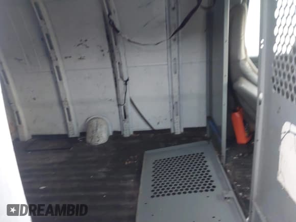 ✅ 2008 Chevrolet Express Cargo • VIN: 1GCGG29C081167757 • Lot: 43274856. Listed on IAAI with Not provided. Free auction sales archive from the USA and detailed vehicle history report at DreamBid. Image 8.