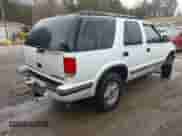 1998 Chevrolet Blazer LT with VIN 1GNDT13WXW2290766, listed as a IAAI auction lot 41729320 with 160,353 mi miles and . Bid and sale history available at DreamBid. Image 4.