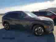 2025 Hyundai Tucson SEL Convenience z VIN 5NMJCCDE9SH541926, wystawiony jako Copart lot #83939125 z przebiegiem 6 914 mil mil oraz Szkoda całkowita • Salvage title. Historia ofert i sprzedaży dostępna na DreamBid. Obrazek 4.