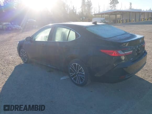 ✅ 2025 Toyota Camry SE • VIN: 4T1DAACK2SU097050 • Lot: 43465693. Wystawiony na IAAI z przebiegiem 11 415 mil. Bezpłatny archiwum sprzedaży aukcyjnych z USA i szczegółowy raport historii pojazdu na DreamBid. Zdjęcie 3.