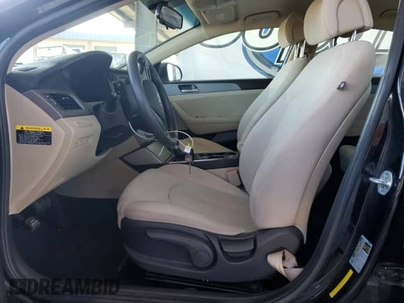2017 Hyundai Sonata SE с VIN 5NPE24AF5HH555129, выставлен на аукционе Copart как лот 82622995 с пробегом 95 868 миль миль и Списание • Salvage title. История ставок и продаж доступна на DreamBid. Изображение 7.