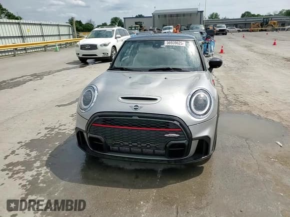 ✅ 2024 MINI Hardtop John Cooper Works • VIN: WMW73DH0XR2U95243 • Лот: 56939625. Опубликован ранее на Copart с пробегом 1 706 миль. Бесплатный доступ к архиву аукционных продаж из США и подробный отчёт об истории автомобиля на DreamBid. Изображение 14.