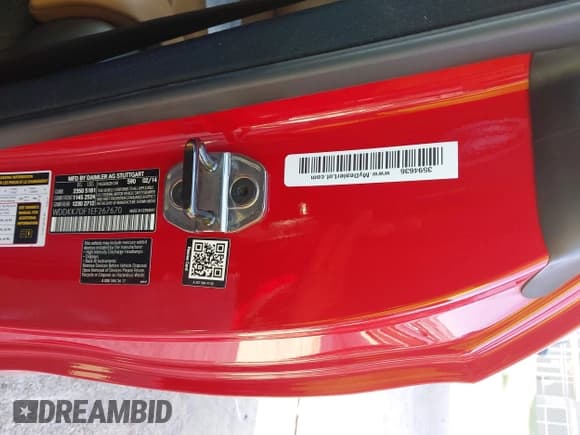 ✅ 2014 Mercedes-Benz E 550 • VIN: WDDKK7DF1EF267670 • Lot: 43437613. Listed on IAAI with 55,071 mi. Free auction sales archive from the USA and detailed vehicle history report at DreamBid. Image 9.