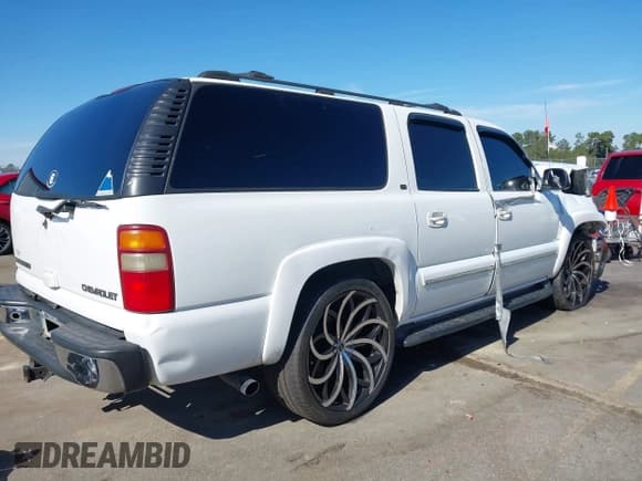 ✅ 2001 Chevrolet Suburban LT • VIN: 3GNEC16T61G251162 • Лот: 43490849. Опубликован ранее на IAAI с пробегом 240 075 миль. Бесплатный доступ к архиву аукционных продаж из США и подробный отчёт об истории автомобиля на DreamBid. Изображение 4.