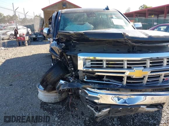 2015 Chevrolet Silverado 1500 LTZ z VIN 3GCUKSEC0FG537689, wystawiony jako IAAI lot #43118408 z przebiegiem 127 218 mil mil oraz . Historia ofert i sprzedaży dostępna na DreamBid. Obrazek 17.