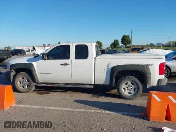 ✅ 2009 Chevrolet Silverado 1500 Work Truck • VIN: 1GCEK19C19Z156494 • Lot: 43396713. Listed on IAAI with 188,747 mi. Free auction sales archive from the USA and detailed vehicle history report at DreamBid. Image 14.