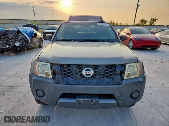 ✅ 2005 Nissan Xterra S • VIN: 5N1AN08U85C653769 • Lot: 70583205. Wystawiony na Copart z przebiegiem 189 203 mil. Bezpłatny archiwum sprzedaży aukcyjnych z USA i szczegółowy raport historii pojazdu na DreamBid. Zdjęcie 5.