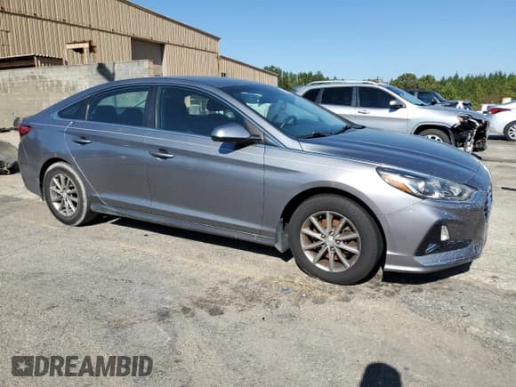 ✅ 2018 Hyundai Sonata SE • VIN: 5NPE24AF9JH693892 • Lot: 91411875. Wystawiony na Copart z przebiegiem 137 232 mil. Bezpłatny archiwum sprzedaży aukcyjnych z USA i szczegółowy raport historii pojazdu na DreamBid. Zdjęcie 4.