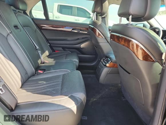 ✅ 2018 Genesis G90 Premium • VIN: KMHG34JA4JU043220 • Lot: 90097975. Wystawiony na Copart z przebiegiem 31 209 mil. Bezpłatny archiwum sprzedaży aukcyjnych z USA i szczegółowy raport historii pojazdu na DreamBid. Zdjęcie 10.