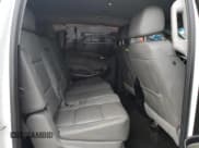 ✅ 2017 Chevrolet Suburban LT • VIN: 1GNSKHKC7HR166085 • Lot: 84989445. Wystawiony na Copart z przebiegiem 210 043 mil. Bezpłatny archiwum sprzedaży aukcyjnych z USA i szczegółowy raport historii pojazdu na DreamBid. Zdjęcie 11.