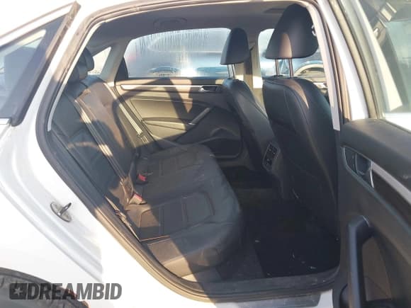 ✅ 2017 Volkswagen Passat SE • VIN: 1VWGT7A32HC059579 • Lot: 42845270. Listed on IAAI with 122,698 mi. Free auction sales archive from the USA and detailed vehicle history report at DreamBid. Image 8.