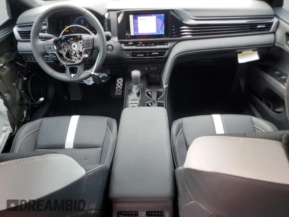 ✅ 2025 Toyota Camry SE • VIN: 4T1DAACK4SU603199 • Lot: 70231785. Listed on Copart with 1,696 mi. Free auction sales archive from the USA and detailed vehicle history report at DreamBid. Image 8.