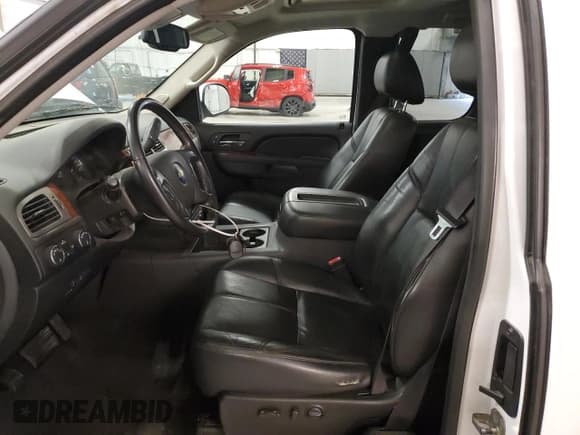 ✅ 2010 Chevrolet Silverado 1500 • VIN: 1GCSKTE27AZ121958 • Lot: 60167475. Wystawiony na Copart z przebiegiem 191 880 mil. Bezpłatny archiwum sprzedaży aukcyjnych z USA i szczegółowy raport historii pojazdu na DreamBid. Zdjęcie 7.