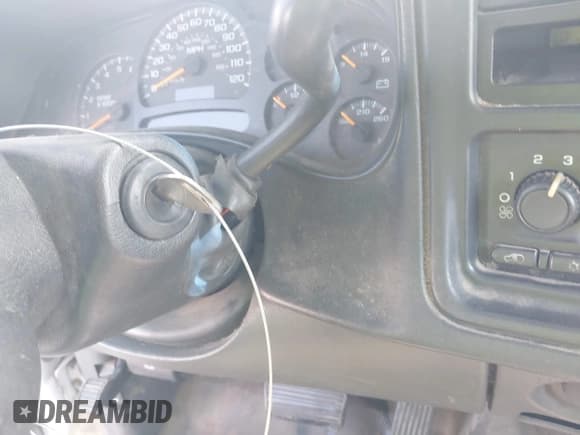 ✅ 2005 Chevrolet Silverado 2500HD Work Truck • VIN: 1GBHC24U35E128539 • Лот: 42886512. Опубликован ранее на IAAI с пробегом 325 038 миль. Бесплатный доступ к архиву аукционных продаж из США и подробный отчёт об истории автомобиля на DreamBid. Изображение 11.